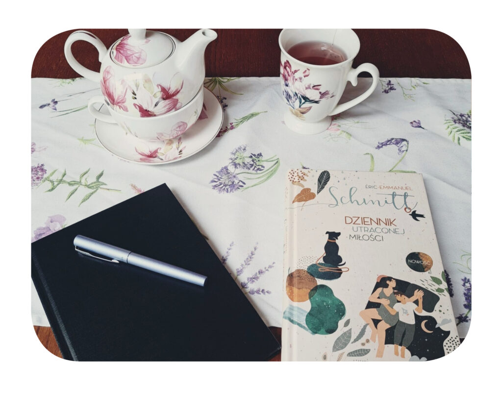 rozwój umiejętności językowe, język angielski, nauka języka angielskiego, kalendarz, edukacja, angielski dla dzieci, książka dla dzieci, karty pracy, nauka i zabawa, pies i kot, kod QR, edukacja domowa, naklejki, prezent, nauka z dziećmi, książka po angielsku